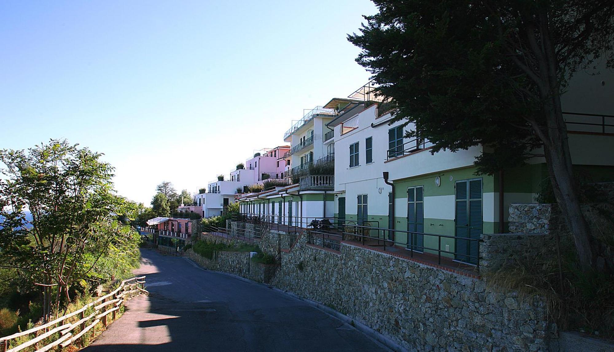 Residence Borgo San Sebastiano Bergeggi Ngoại thất bức ảnh